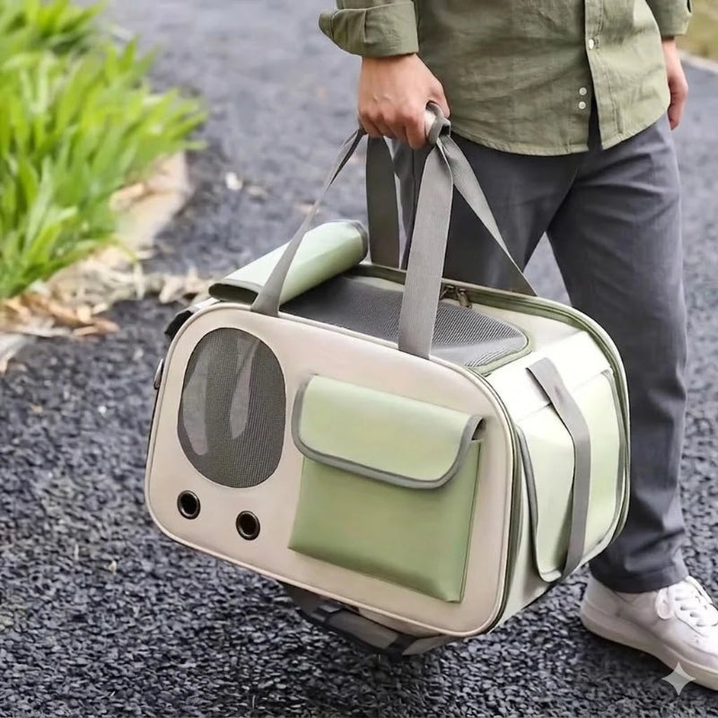 Homme portant un sac de transport pour chat vert pliable